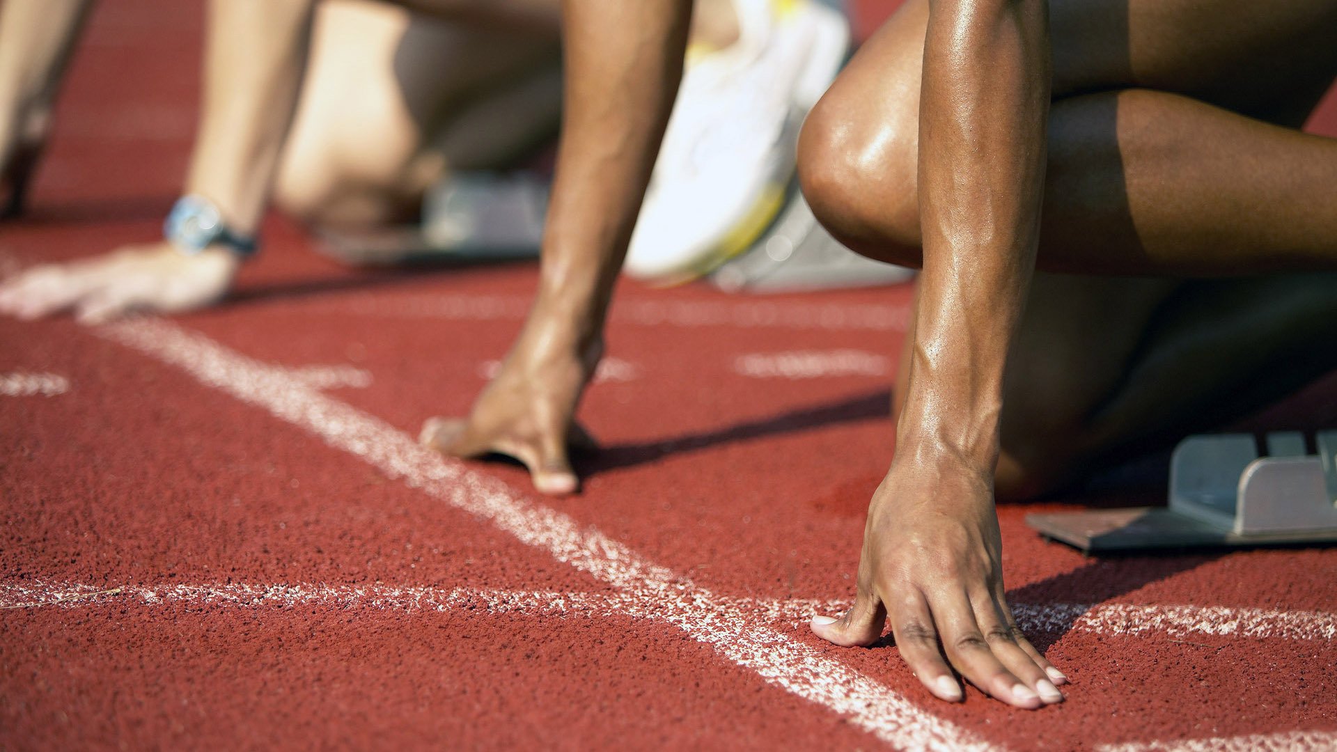 步行者球员自资创办青年训练营,支持家乡青训,步行者训练馆